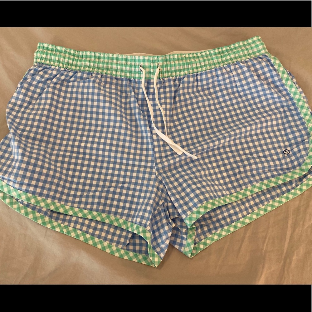 Southern Tide skipjack lounge shorts